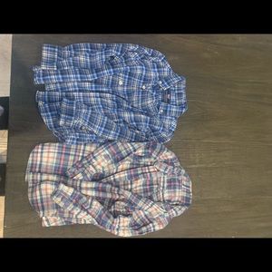 Set of 2 vineyard vines boys button down fleece shirts both size 4t.